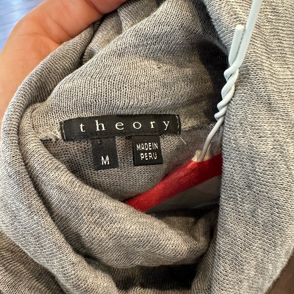 Women’s top - Picture 2 of 2